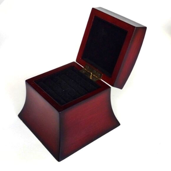 Bombay Company Musical Ring Jewelry Box with Inlaid Lid - Picture 2 of 11